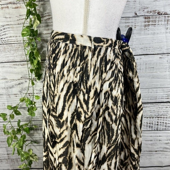 Talbots Skirt size 10 Black Gold Tiger Knee A Line Pleated Modest Career Church - Picture 7 of 10